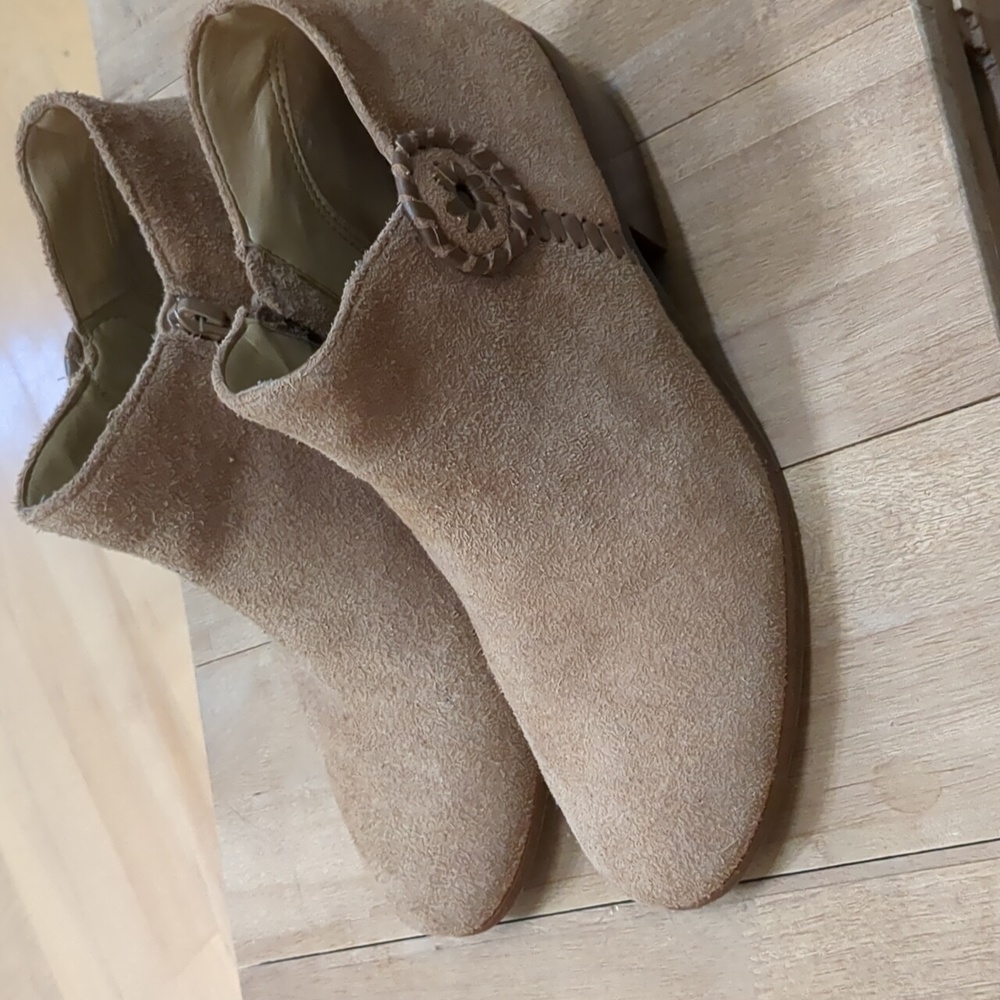 Jack Rogers Peyton boot. Size 6M. EUC brown suede